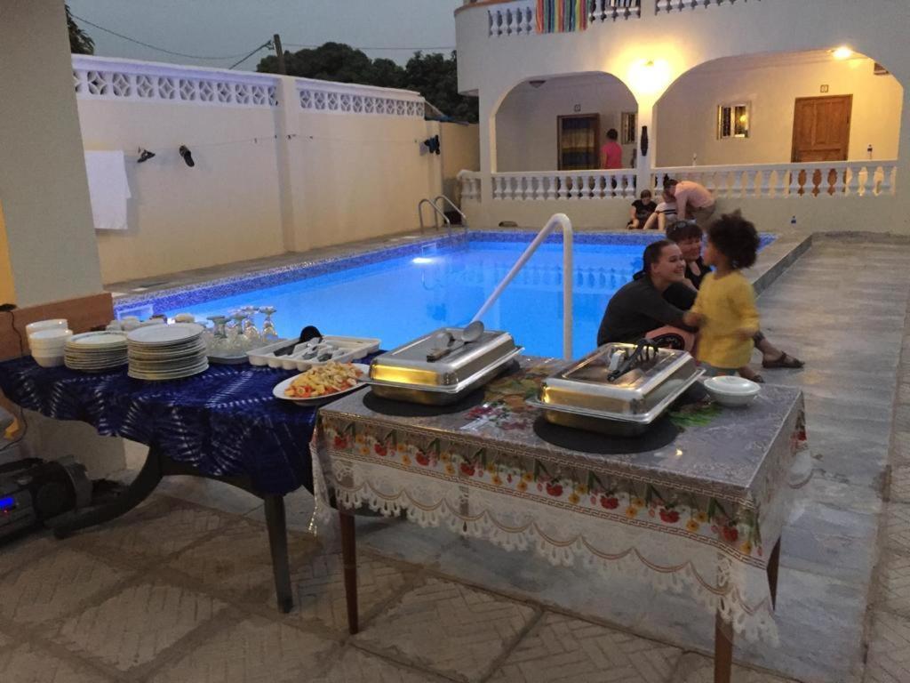 Dabo House Hotel Brufut Ngoại thất bức ảnh
