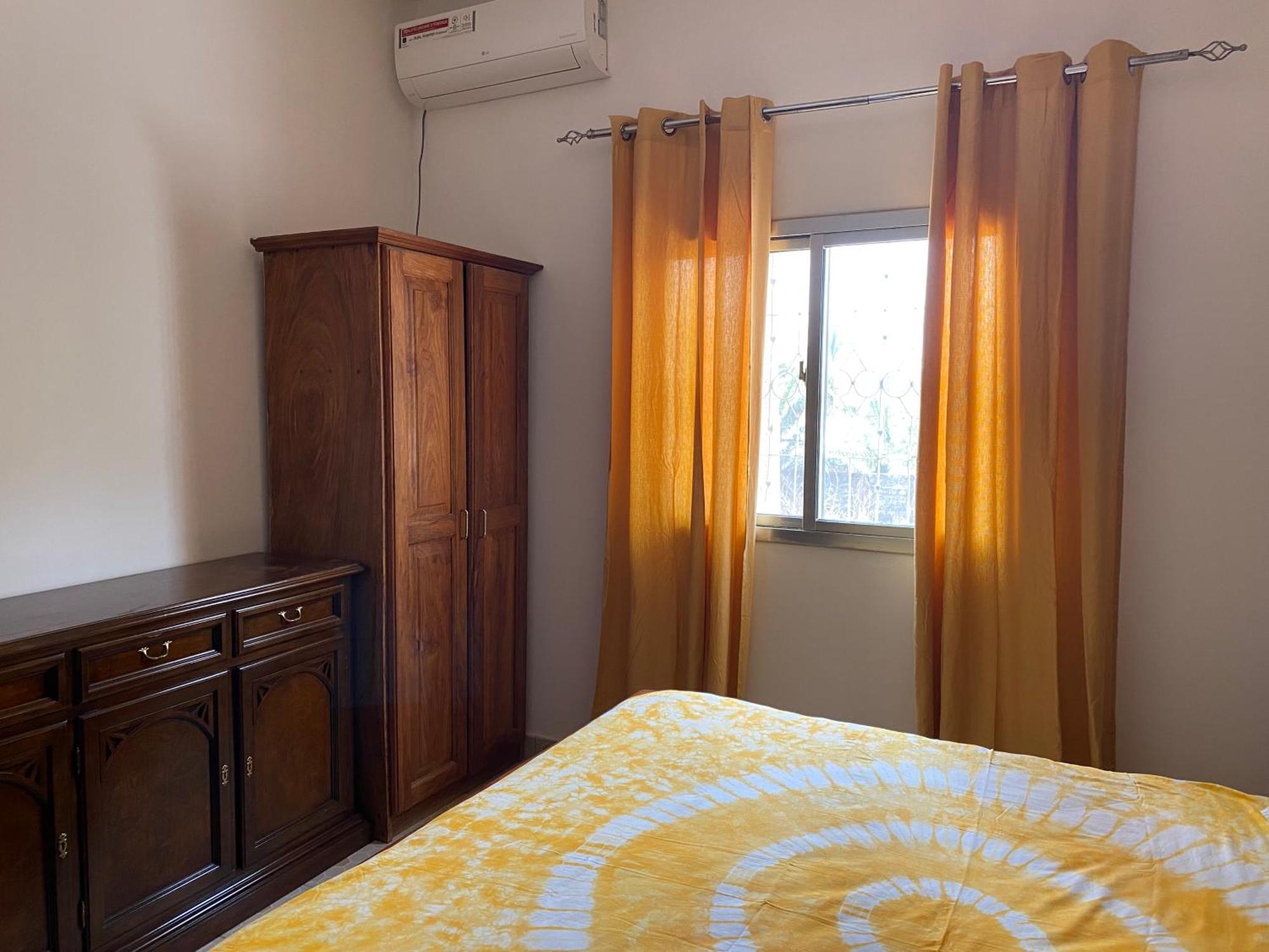 Dabo House Hotel Brufut Ngoại thất bức ảnh