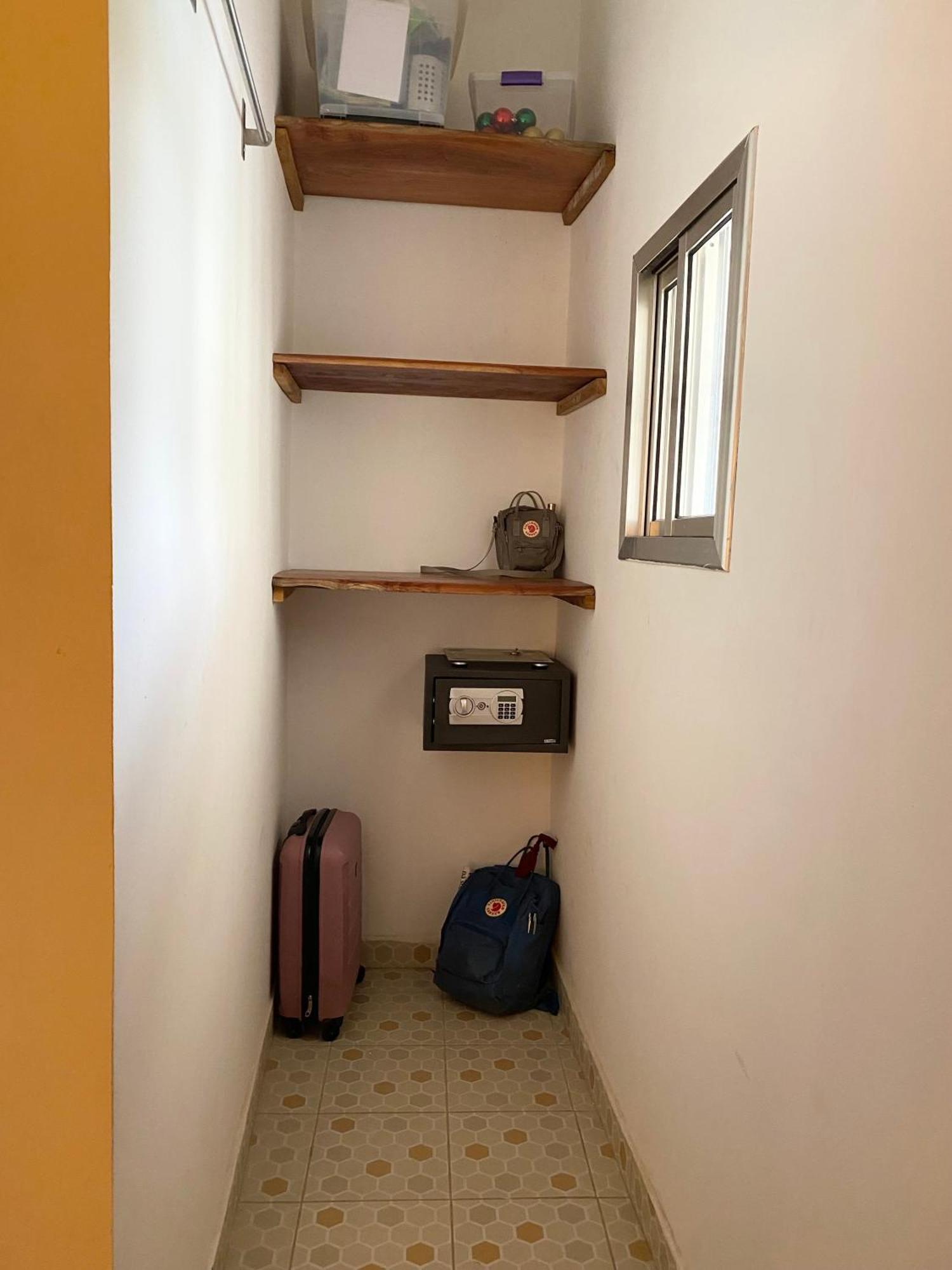 Dabo House Hotel Brufut Ngoại thất bức ảnh