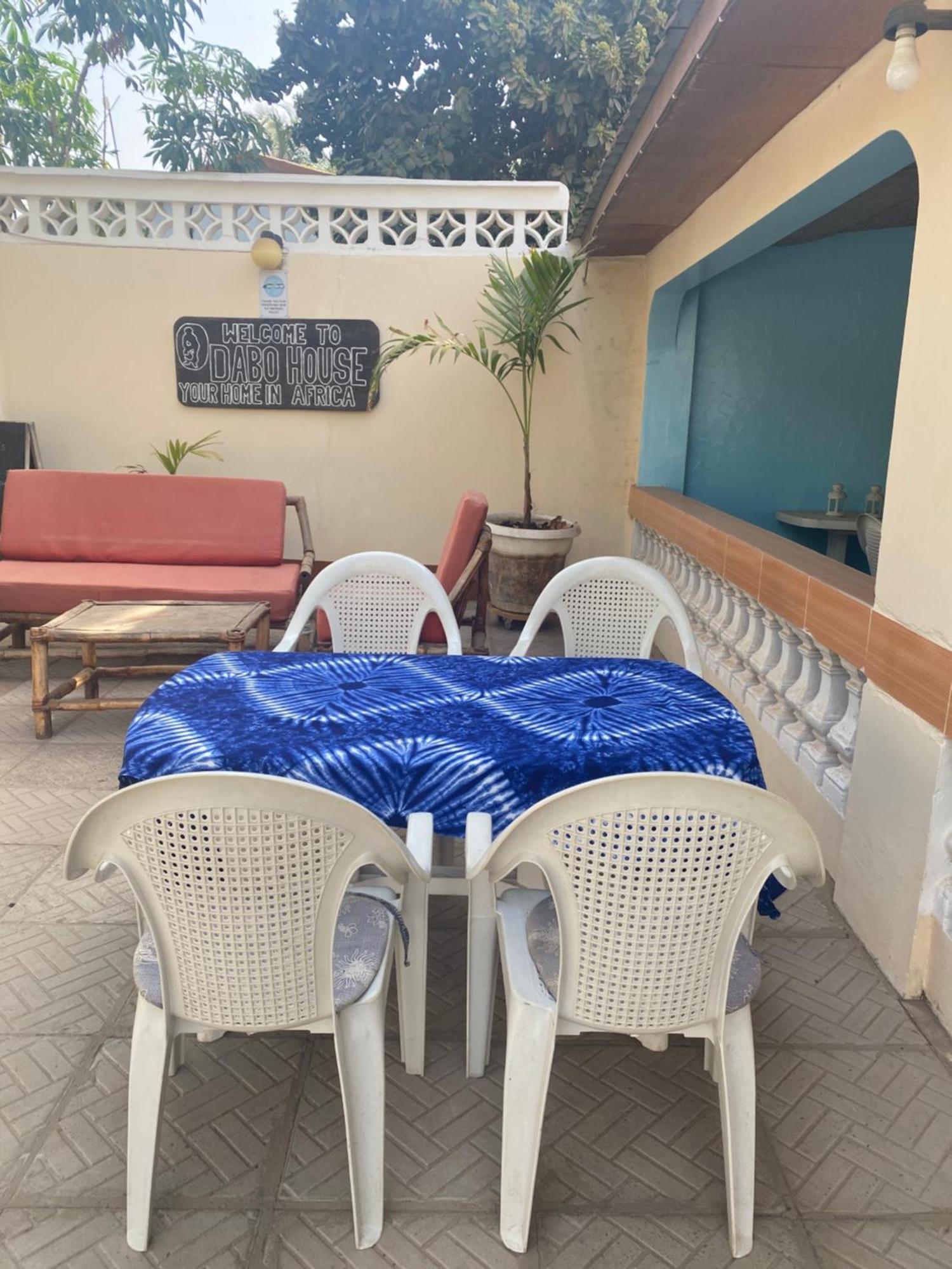 Dabo House Hotel Brufut Ngoại thất bức ảnh