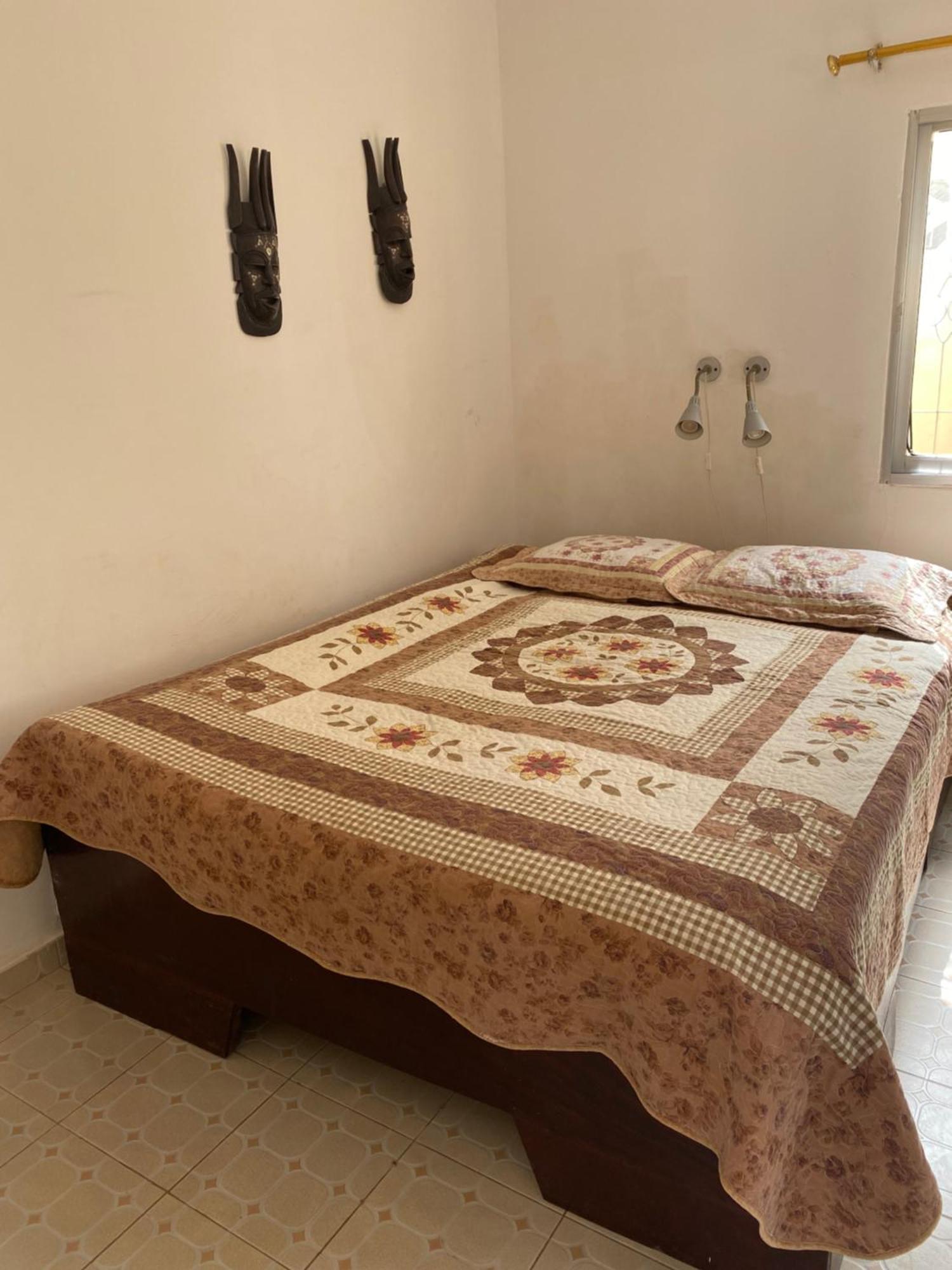 Dabo House Hotel Brufut Ngoại thất bức ảnh